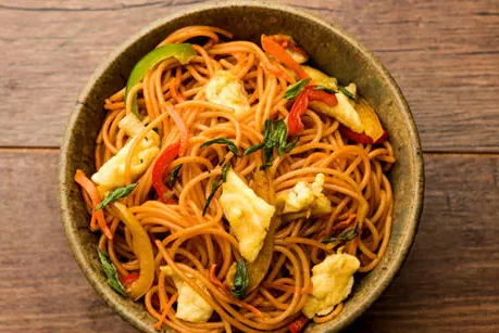 Egg Hakka Noodles - Image 2
