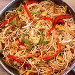 Egg Hakka Noodles