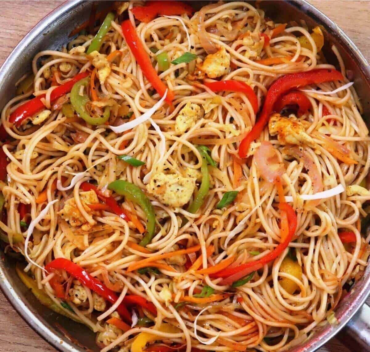Egg Hakka Noodles